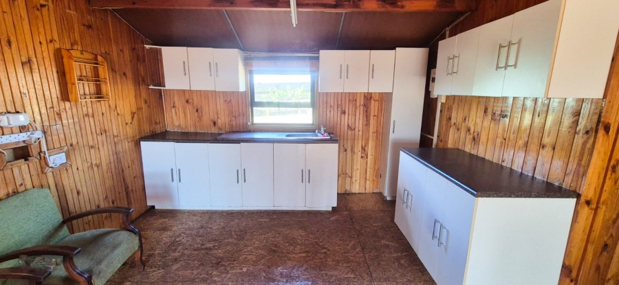 To Let 4 Bedroom Property for Rent in Queenstown Rural Eastern Cape